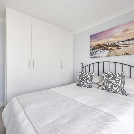 Oceanview Holiday Accommodation Bloubergstrand Exterior photo