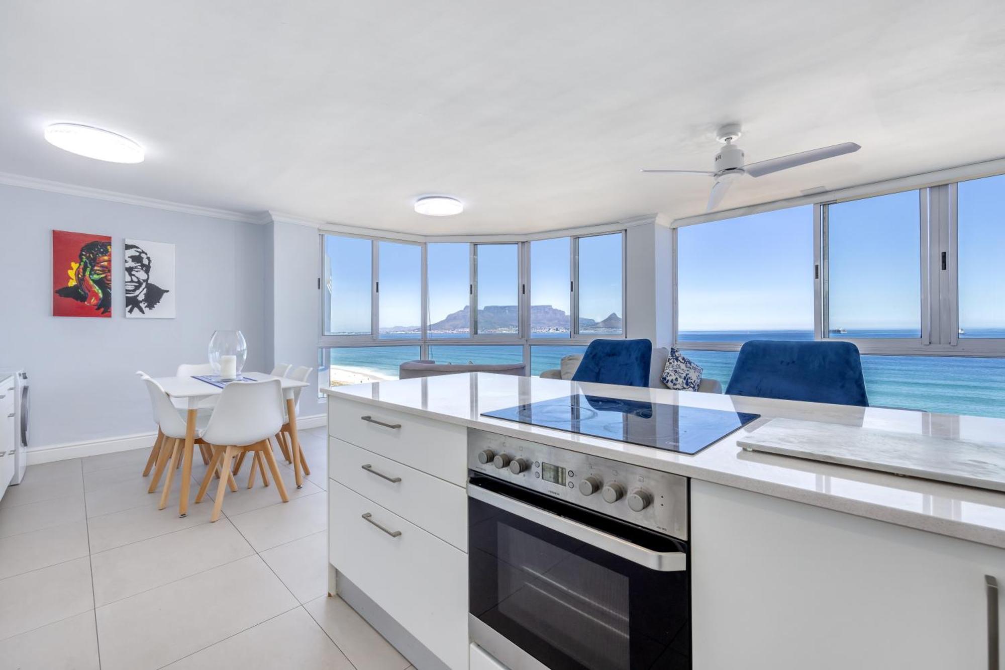 Oceanview Holiday Accommodation Bloubergstrand Exterior photo