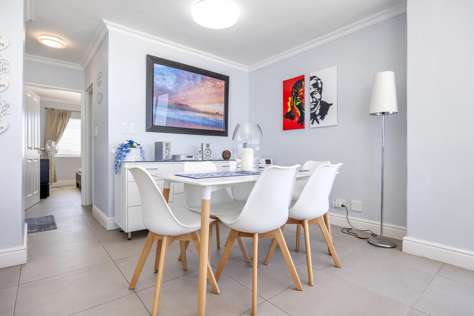 Oceanview Holiday Accommodation Bloubergstrand Exterior photo